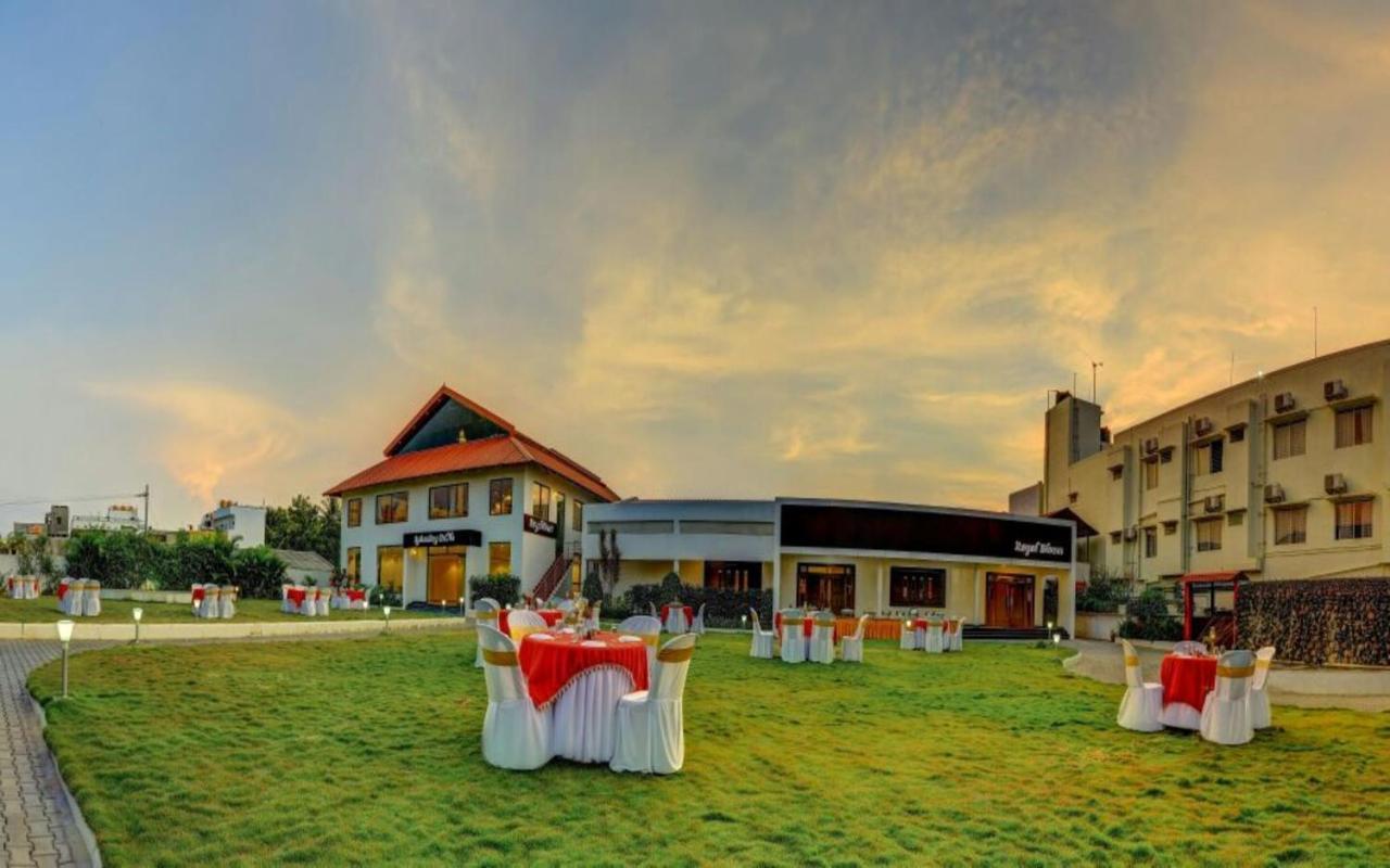 Hotel Kalyani Mysore Εξωτερικό φωτογραφία
