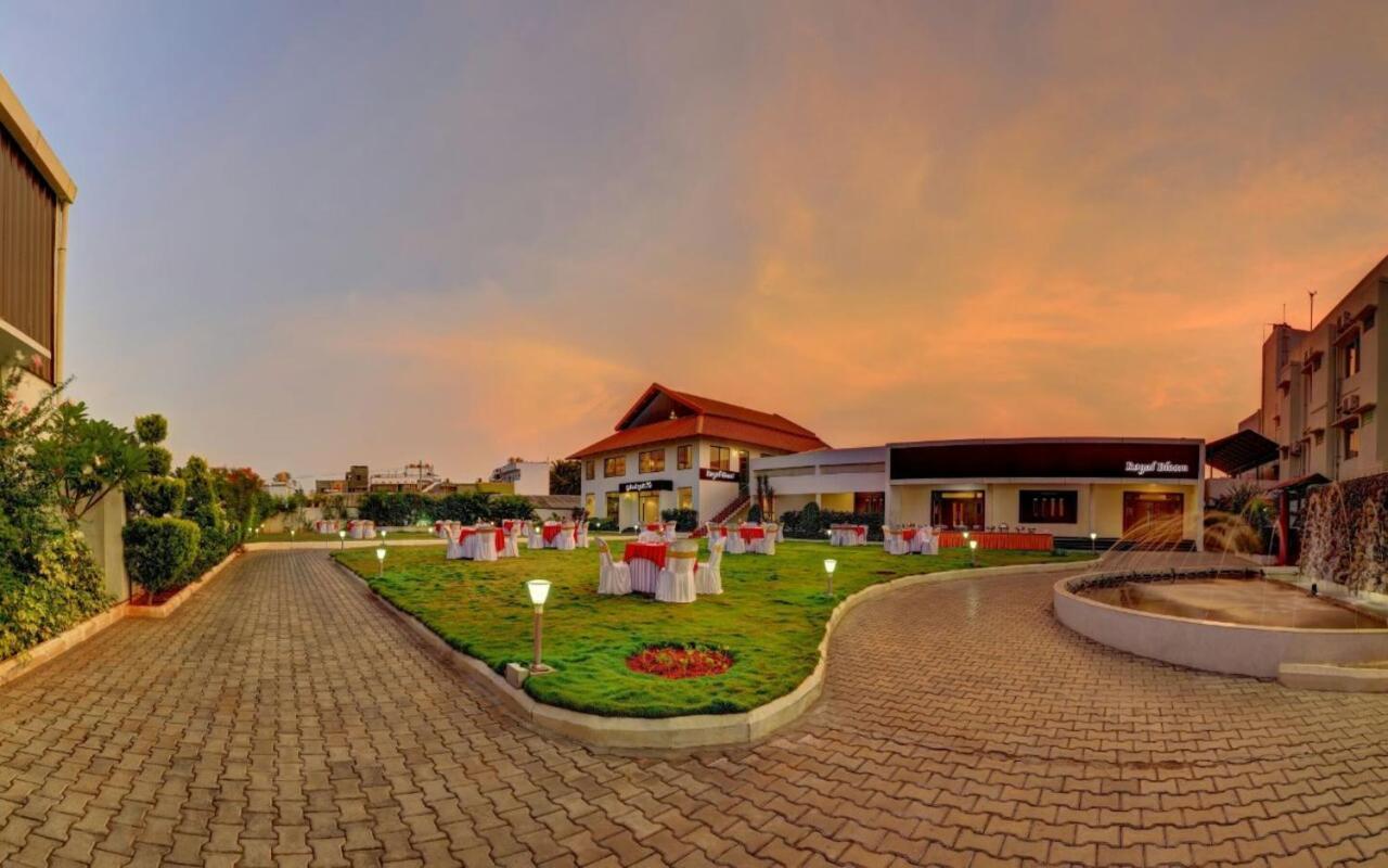 Hotel Kalyani Mysore Εξωτερικό φωτογραφία
