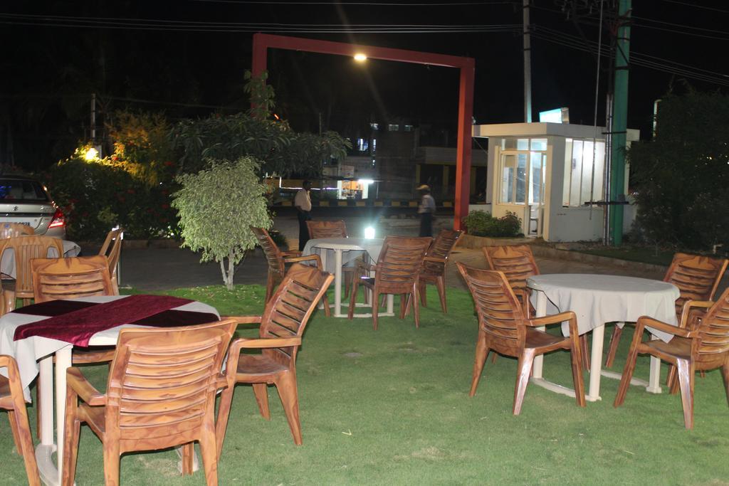 Hotel Kalyani Mysore Εξωτερικό φωτογραφία